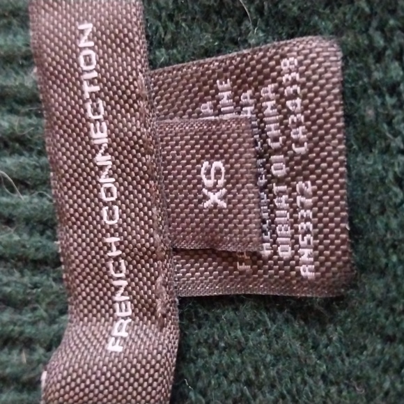 French connection Mock Neck Smocked Puff Sleeve cropped Top sz XS in Dark Green - Picture 3 of 9